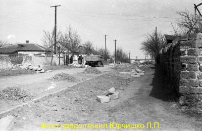 Прикрепленное изображение: 515 Симферополь. ул. Грибоедова или Партизанская или Пожарная. 03.1968г. (Копировать).jpg